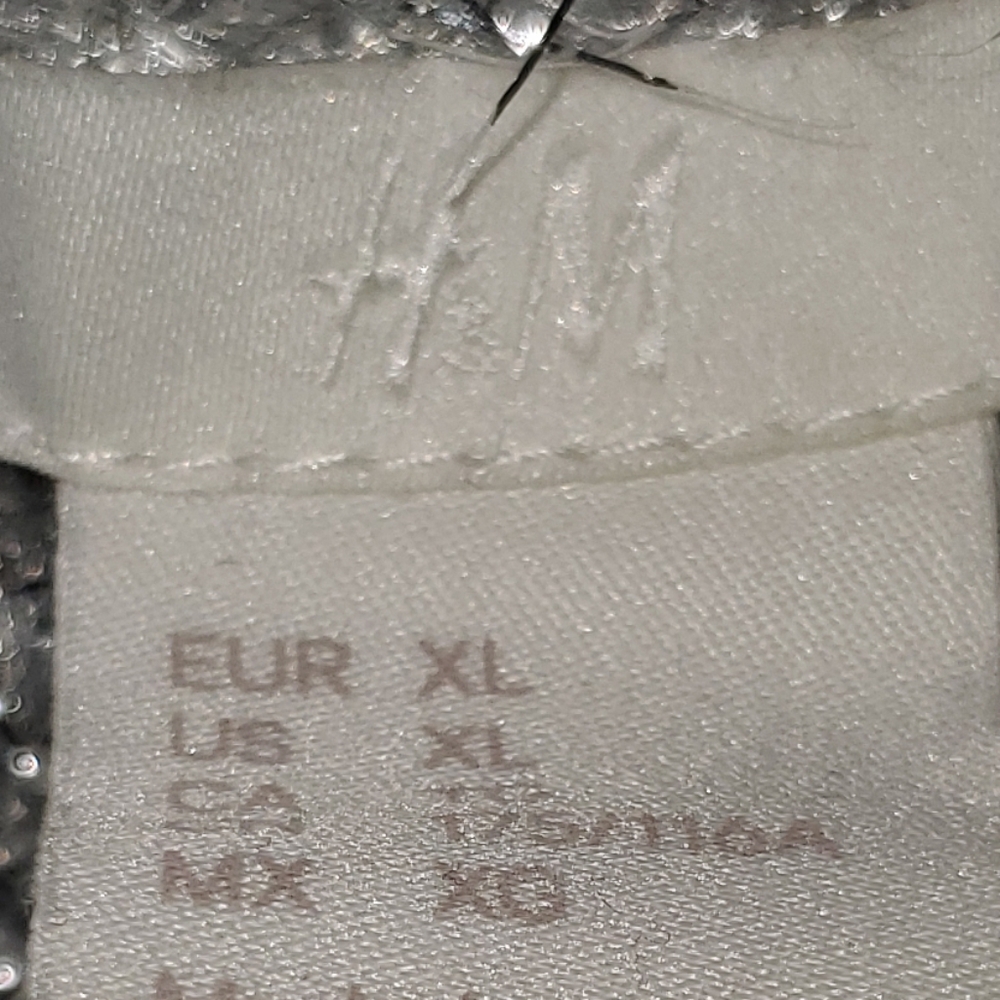 Silver Sweater - Picture 6 of 6